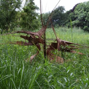 Waiting like persons, vlechtwerkinstallatie, Heemtuin Nijmegen, wilgenteen 2021