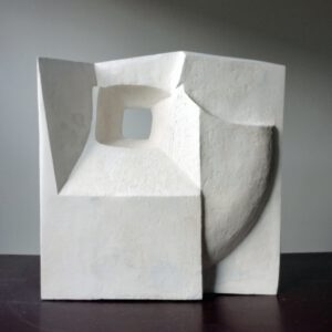 Vensterbeeld, 60 cm hoog, cement